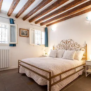 san-giacomo-pied-a-terre-house.hotelinveneto.com/