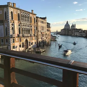 Homes & Holidays Venise