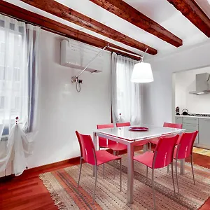  Apartment Biennale